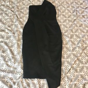 NWOT Black Boohoo Asymetrical Strapless Midi Dress